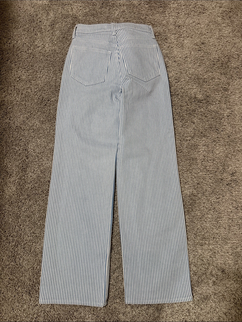 NWOT Abercrombie & Fitch 90s relaxed Jeans, high rise, blue & white stripe - Picture 6 of 9